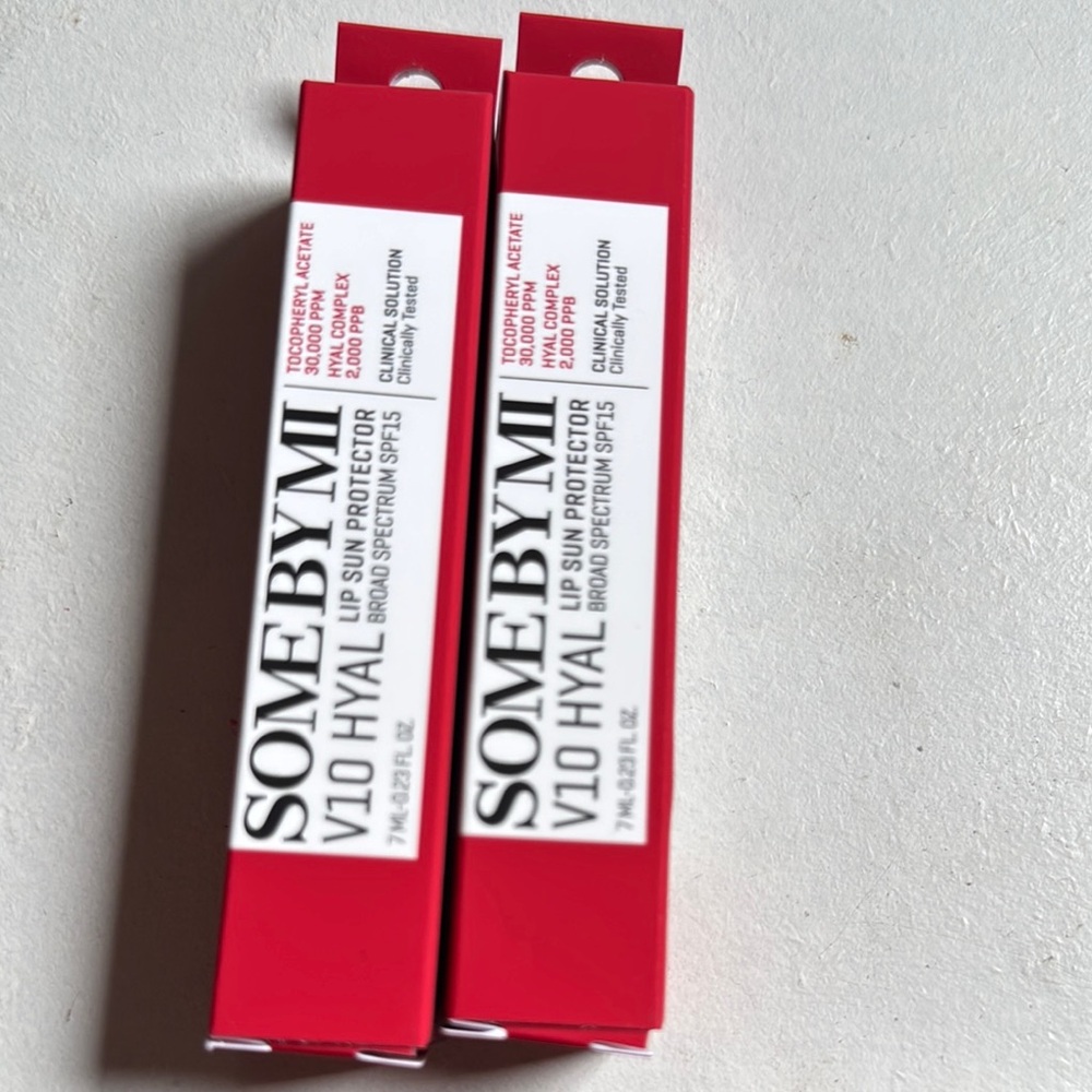 V10 Hyal Lip Sun Protector SPF15 - Red